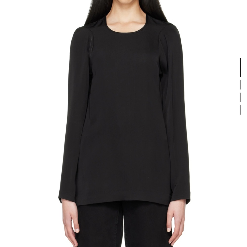 BNwT toteme slouchy shoulder top. Size 40. (Us 8 Medium) black. Never worn